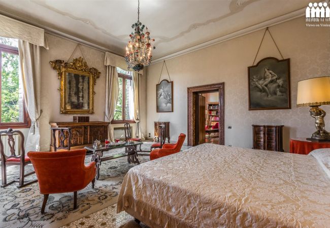 Apartment in Venice - Ca' Cerchieri Piano Nobile  Apartment in Venice - Ca' Cerchieri Piano Nobile