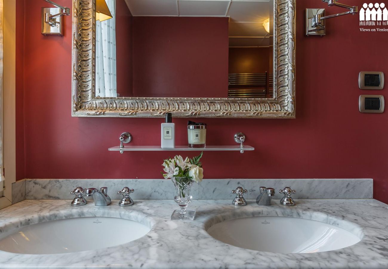 Apartment in Venice - Ca' Cerchieri Piano Nobile  Apartment in Venice - Ca' Cerchieri Piano Nobile