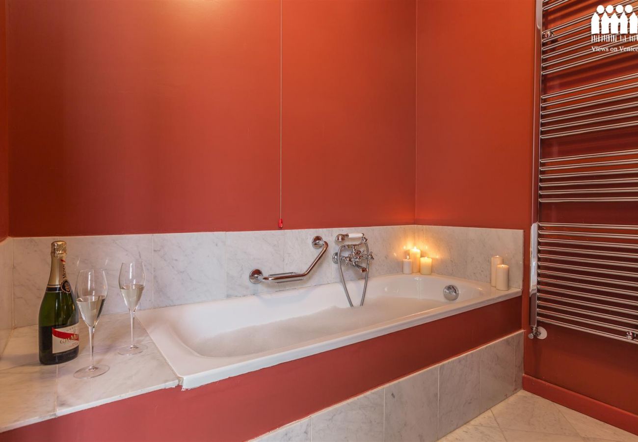 Apartment in Venice - Ca' Cerchieri Piano Nobile  Apartment in Venice - Ca' Cerchieri Piano Nobile