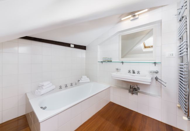 Apartment in Venice - Ca' Cerchieri Terrace Canal View Apartment in Venice - Ca' Cerchieri Terrace Canal View