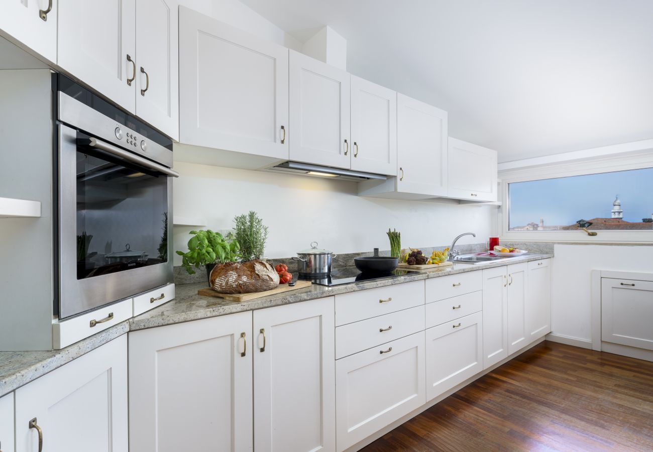 Apartment in Venice - Ca' Cerchieri Terrace Canal View Apartment in Venice - Ca' Cerchieri Terrace Canal View