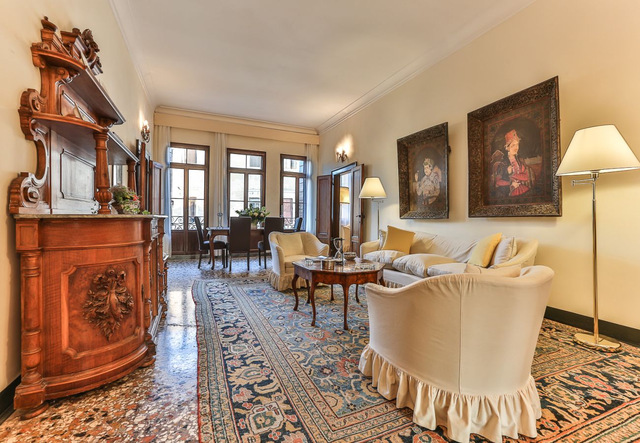 Apartment in Venice - Ca' Dei Greci Canal View Apartment in Venice - Ca' Dei Greci Canal View