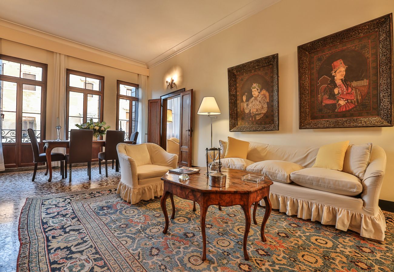 Apartment in Venice - Ca' Dei Greci Canal View Apartment in Venice - Ca' Dei Greci Canal View