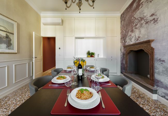 Apartment in Venice - Ca' Mainella Grand Canal Apartment in Venice - Ca' Mainella Grand Canal