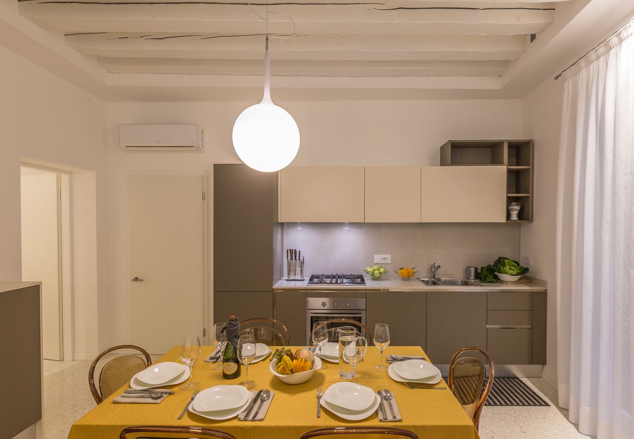 Apartment in Venice - Ca' Rossini 1 Apartment Apartment in Venice - Ca' Rossini 1 Apartment