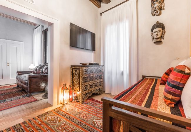 Apartment in Venice - Ca' Via della Seta Canal View  Apartment in Venice - Ca' Via della Seta Canal View