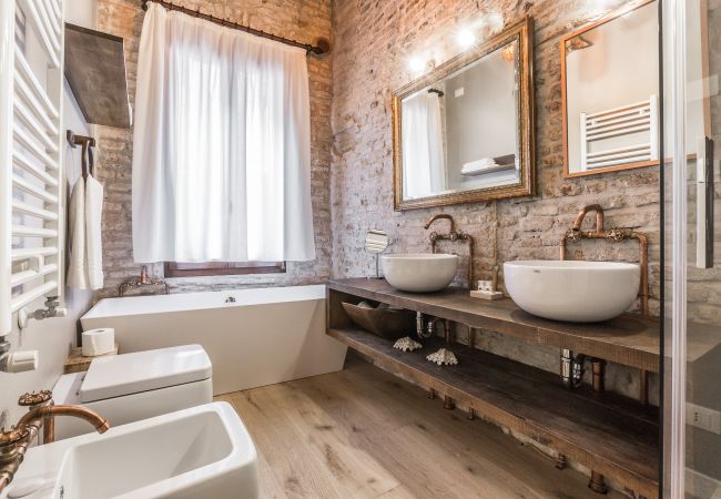 Apartment in Venice - Ca' Via della Seta Canal View  Apartment in Venice - Ca' Via della Seta Canal View