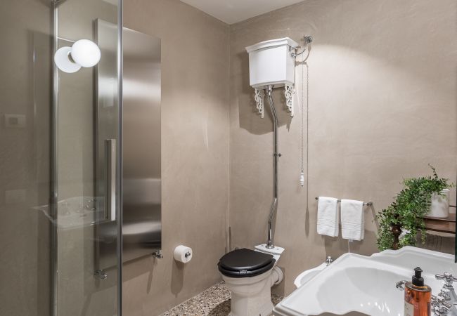 Apartment in Venice - Varoter Design Venetian Studio Apartment in Venice - Varoter Design Venetian Studio