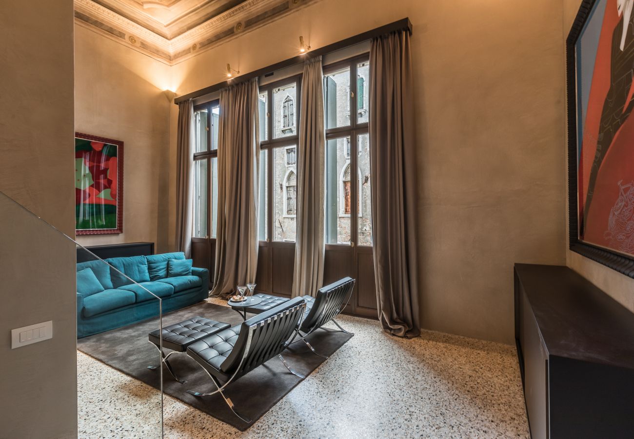 Apartment in Venice - Varoter Design Venetian Studio Apartment in Venice - Varoter Design Venetian Studio