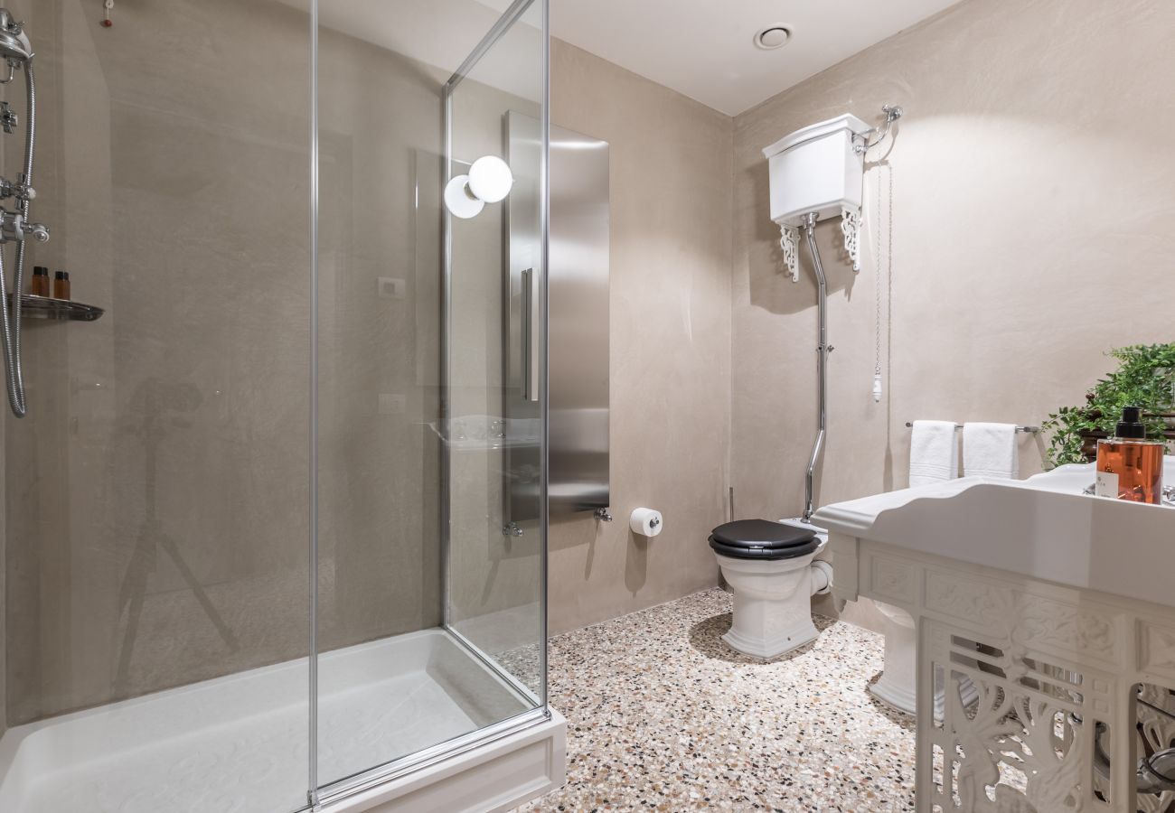 Apartment in Venice - Varoter Design Venetian Studio Apartment in Venice - Varoter Design Venetian Studio