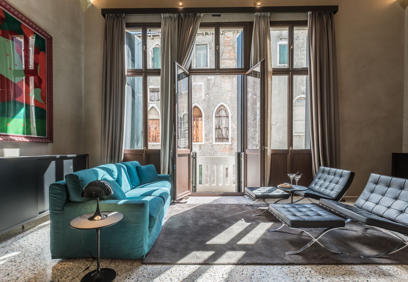 Apartment in Venice - Varoter Design Venetian Studio Apartment in Venice - Varoter Design Venetian Studio