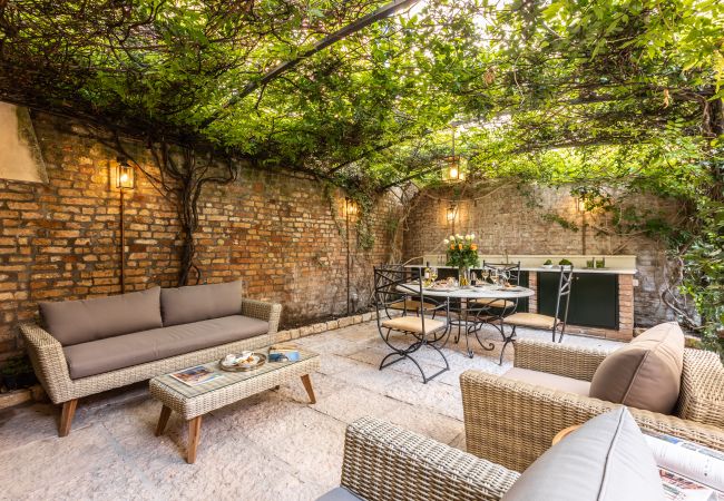 Apartment in Venice - La Baruffa with Private Garden Apartment in Venice - La Baruffa with Private Garden