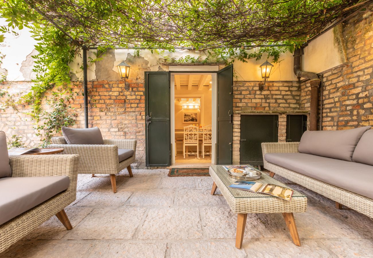 Apartment in Venice - La Baruffa with Private Garden Apartment in Venice - La Baruffa with Private Garden