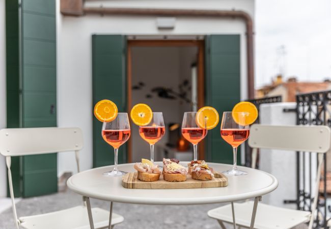  in Venezia - La Bricola Terrace Apartment