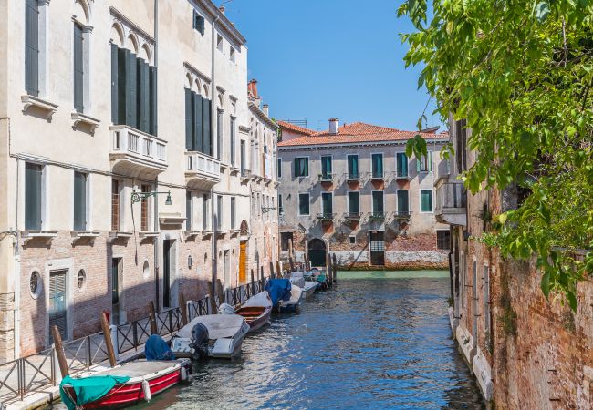 Apartment in Venice - Sartor Apartment with Canal View and Private Court Apartment in Venice - Sartor Apartment with Canal View and Private Court