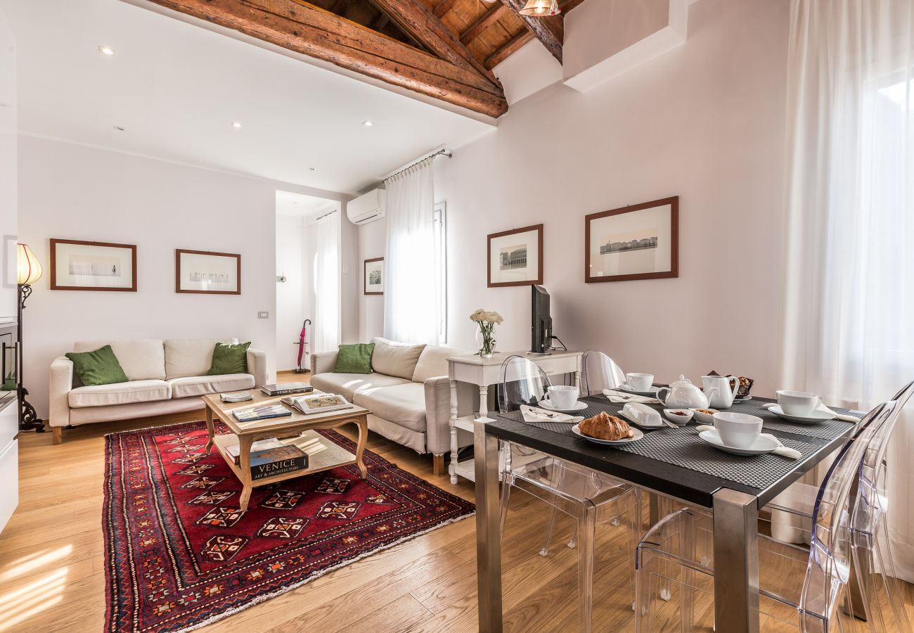 Apartment in Venice - Ca' Meraviglia Canal View