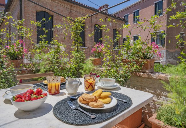 Apartment in Venice - Ca' Minore Secret Garden Apartment in Venice - Ca' Minore Secret Garden
