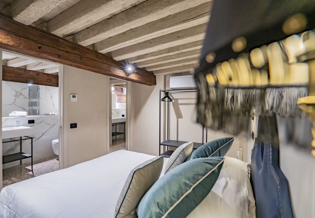 Apartment in Venice - Corte Rubbi 1 A True Canal-side Experience Apartment in Venice - Corte Rubbi 1 A True Canal-side Experience