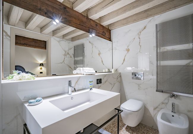 Apartment in Venice - Corte Rubbi 1 A True Canal-side Experience Apartment in Venice - Corte Rubbi 1 A True Canal-side Experience