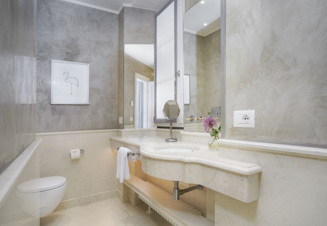 Apartment in Florence - Duchessa Sofia - Dimora degli Affreschi Florence Apartment in Florence - Duchessa Sofia - Dimora degli Affreschi Florence