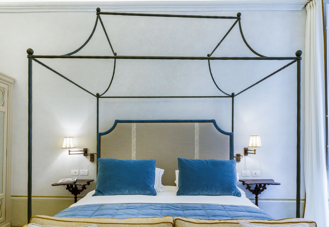 Apartment in Florence - Don Tommaso - La Dimora degli Affreschi Florence Apartment in Florence - Don Tommaso - La Dimora degli Affreschi Florence