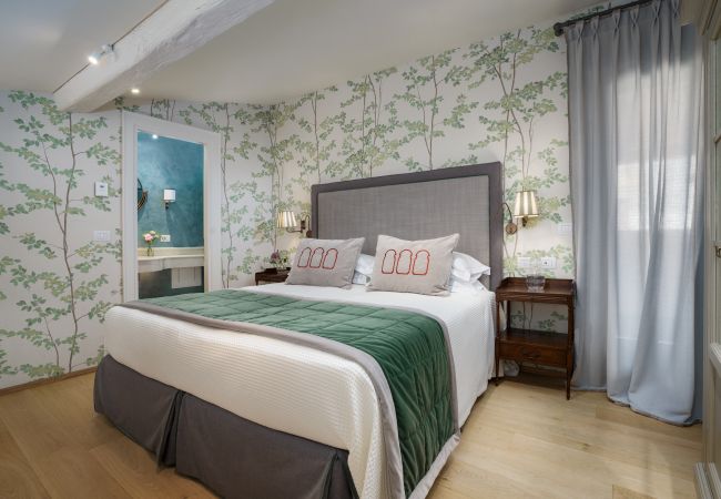 Apartment in Florence - Principe Ludovico - La Dimora degli Affreschi Florence Apartment in Florence - Principe Ludovico - La Dimora degli Affreschi Florence