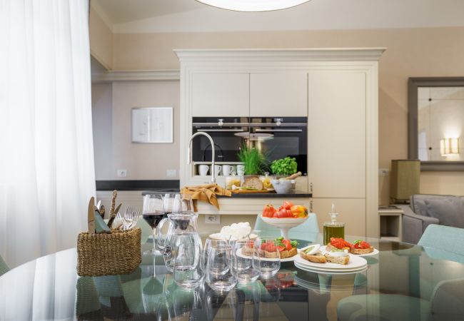 Apartment in Florence - Principe Ludovico - La Dimora degli Affreschi Florence Apartment in Florence - Principe Ludovico - La Dimora degli Affreschi Florence