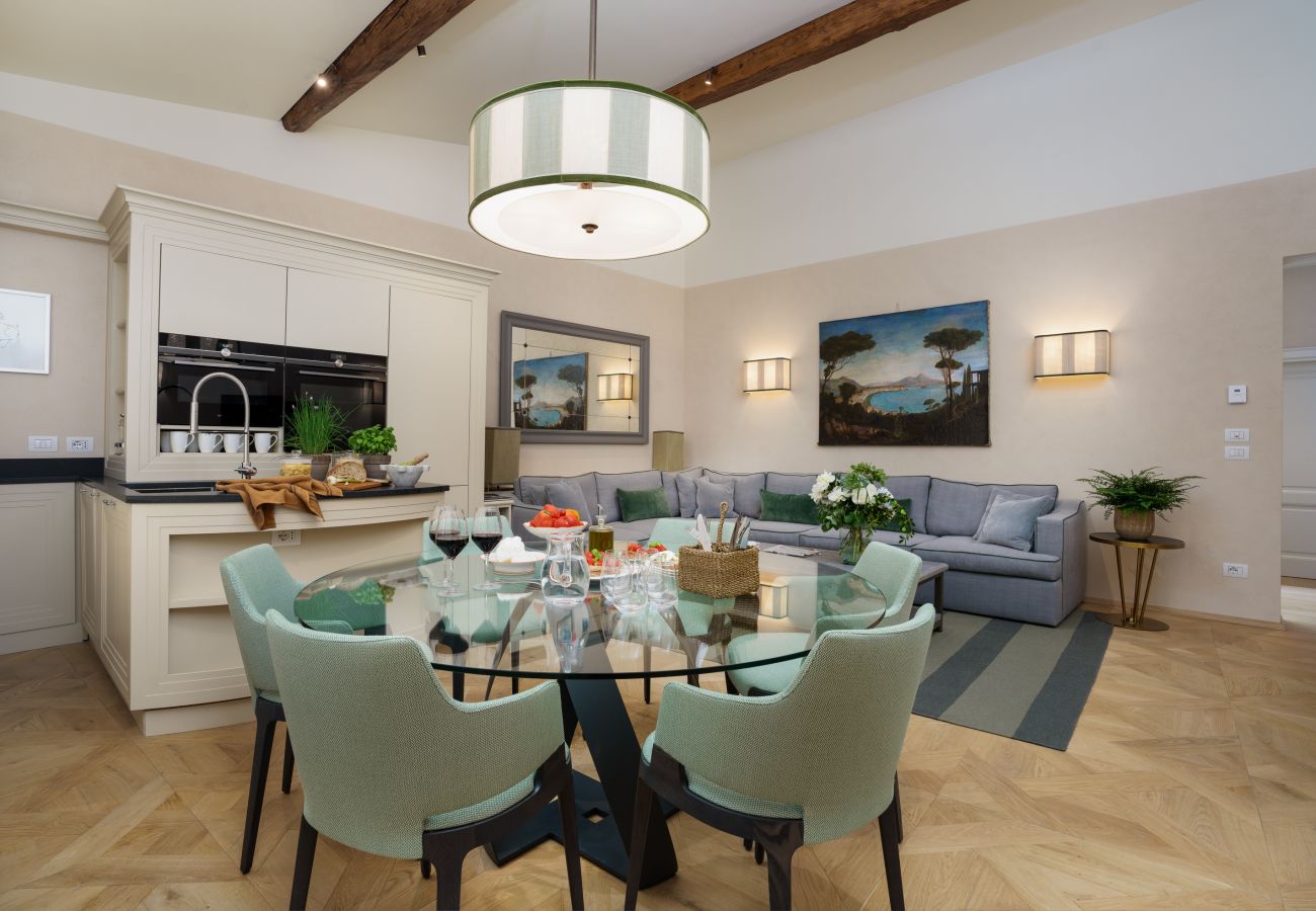 Apartment in Florence - Principe Ludovico - La Dimora degli Affreschi Florence Apartment in Florence - Principe Ludovico - La Dimora degli Affreschi Florence