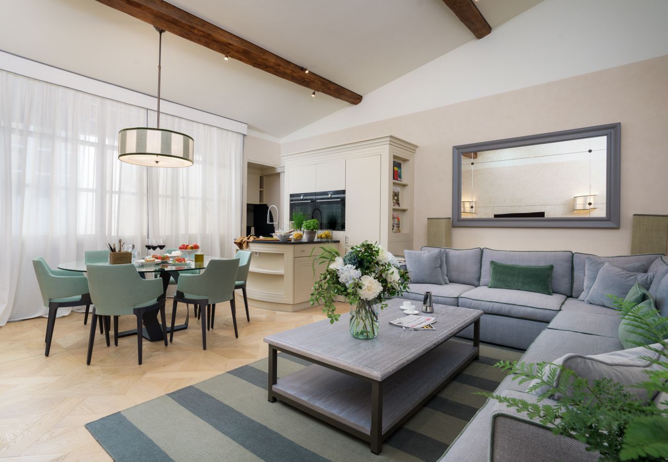Apartment in Florence - Principe Ludovico - La Dimora degli Affreschi Florence