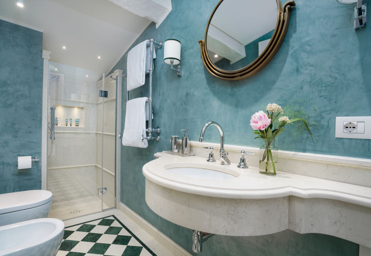 Apartment in Florence - Principe Ludovico - La Dimora degli Affreschi Florence Apartment in Florence - Principe Ludovico - La Dimora degli Affreschi Florence