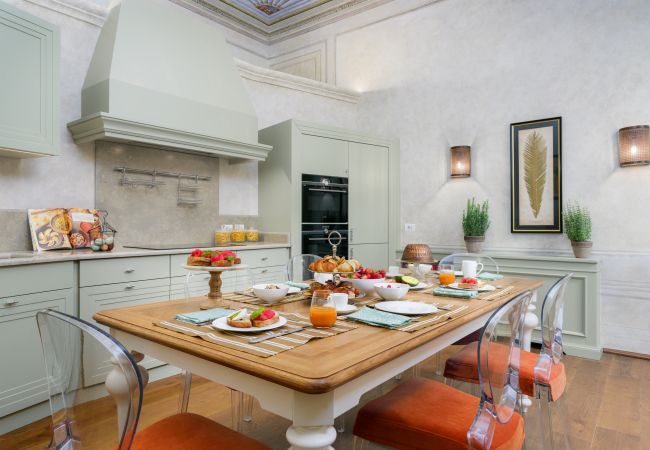 Apartment in Florence - Barone Achille -La Dimora degli Affreschi Florence Apartment in Florence - Barone Achille -La Dimora degli Affreschi Florence