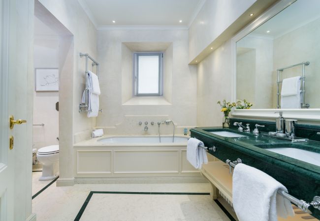 Apartment in Florence - Barone Achille -La Dimora degli Affreschi Florence Apartment in Florence - Barone Achille -La Dimora degli Affreschi Florence