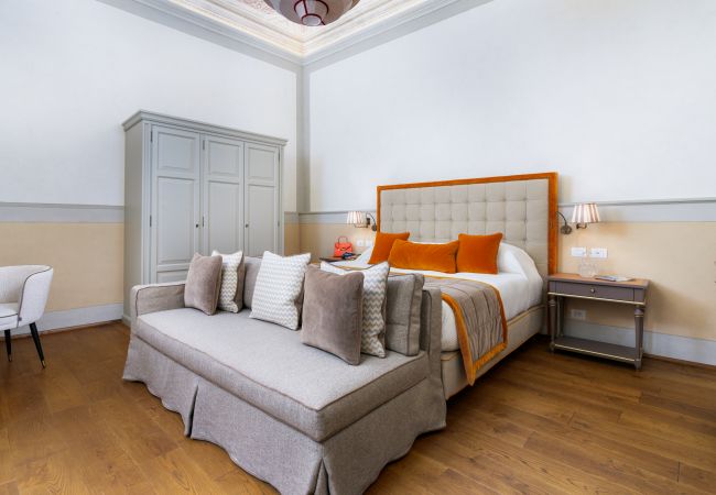 Apartment in Florence - Barone Achille -La Dimora degli Affreschi Florence Apartment in Florence - Barone Achille -La Dimora degli Affreschi Florence
