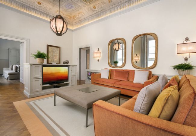 Apartment in Florence - Barone Achille -La Dimora degli Affreschi Florence Apartment in Florence - Barone Achille -La Dimora degli Affreschi Florence