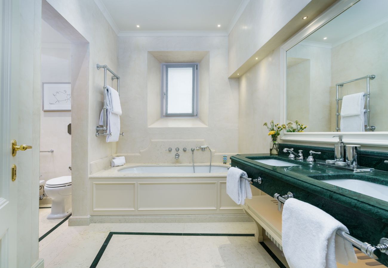 Apartment in Florence - Barone Achille -La Dimora degli Affreschi Florence Apartment in Florence - Barone Achille -La Dimora degli Affreschi Florence