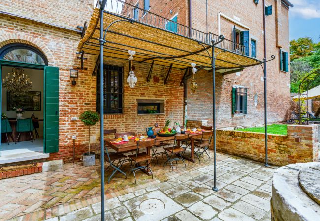 Apartment in Venice - Corte della Palma Superb Venetian Garden Apartment in Venice - Corte della Palma Superb Venetian Garden