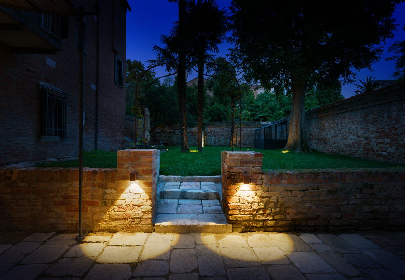 Apartment in Venice - Corte della Palma Superb Venetian Garden Apartment in Venice - Corte della Palma Superb Venetian Garden