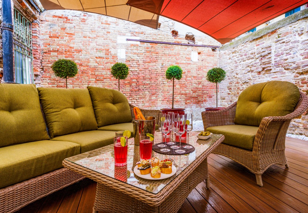 Apartment in Venice - Corte della Palma Superb Venetian Garden Apartment in Venice - Corte della Palma Superb Venetian Garden