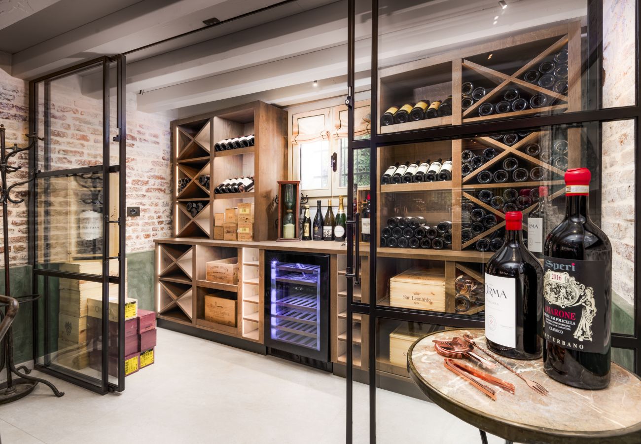 Apartment in Venice - Dimora Orlando with Private Courtyard Apartment in Venice - Dimora Orlando with Private Courtyard