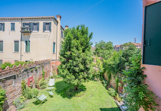 Apartment in Venice - Casa della Sensa 1 Garden & Canal View Apartment in Venice - Casa della Sensa 1 Garden & Canal View