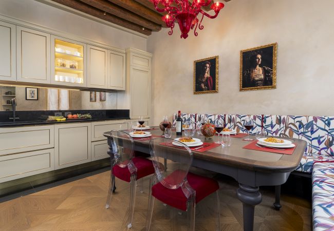 Apartment in Venice - La Dimora di Lady J A San Marco Townhouse Apartment in Venice - La Dimora di Lady J A San Marco Townhouse