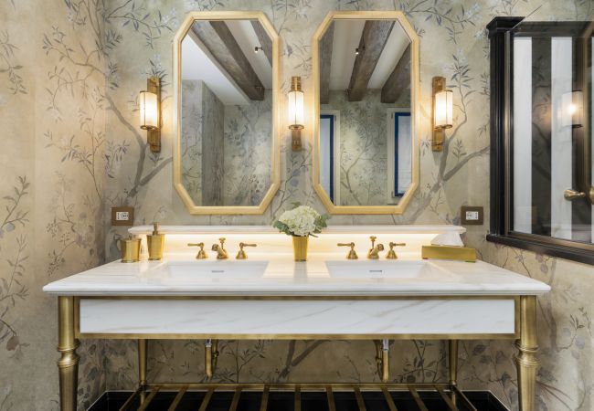 Apartment in Venice - Palazzo Loredan Grand Canal Apartment in Venice - Palazzo Loredan Grand Canal