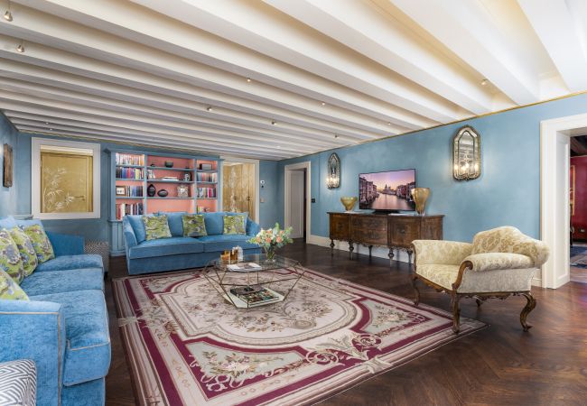 Apartment in Venice - Palazzo Loredan Grand Canal Apartment in Venice - Palazzo Loredan Grand Canal