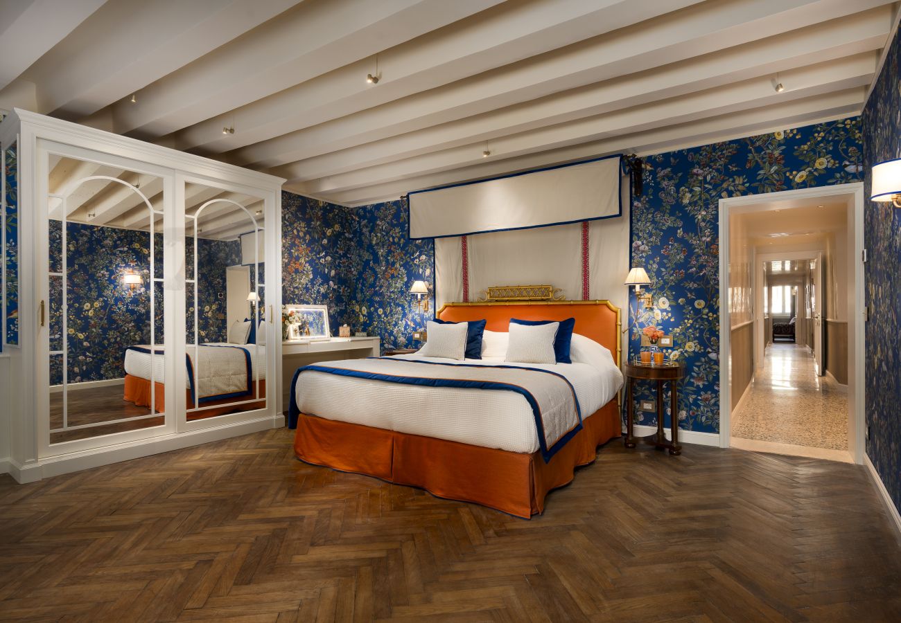 Apartment in Venice - Palazzo Loredan Grand Canal Apartment in Venice - Palazzo Loredan Grand Canal