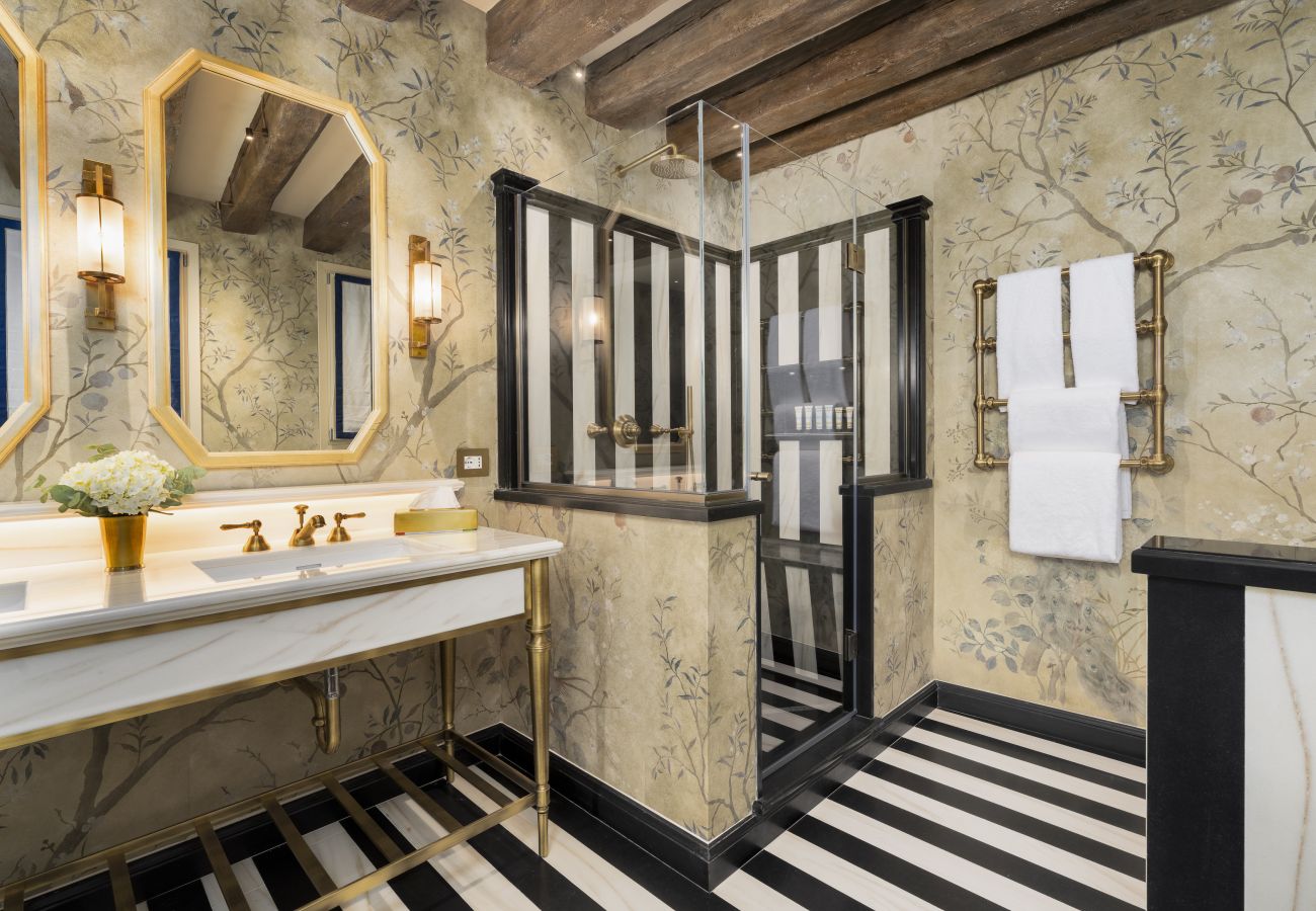 Apartment in Venice - Palazzo Loredan Grand Canal Apartment in Venice - Palazzo Loredan Grand Canal