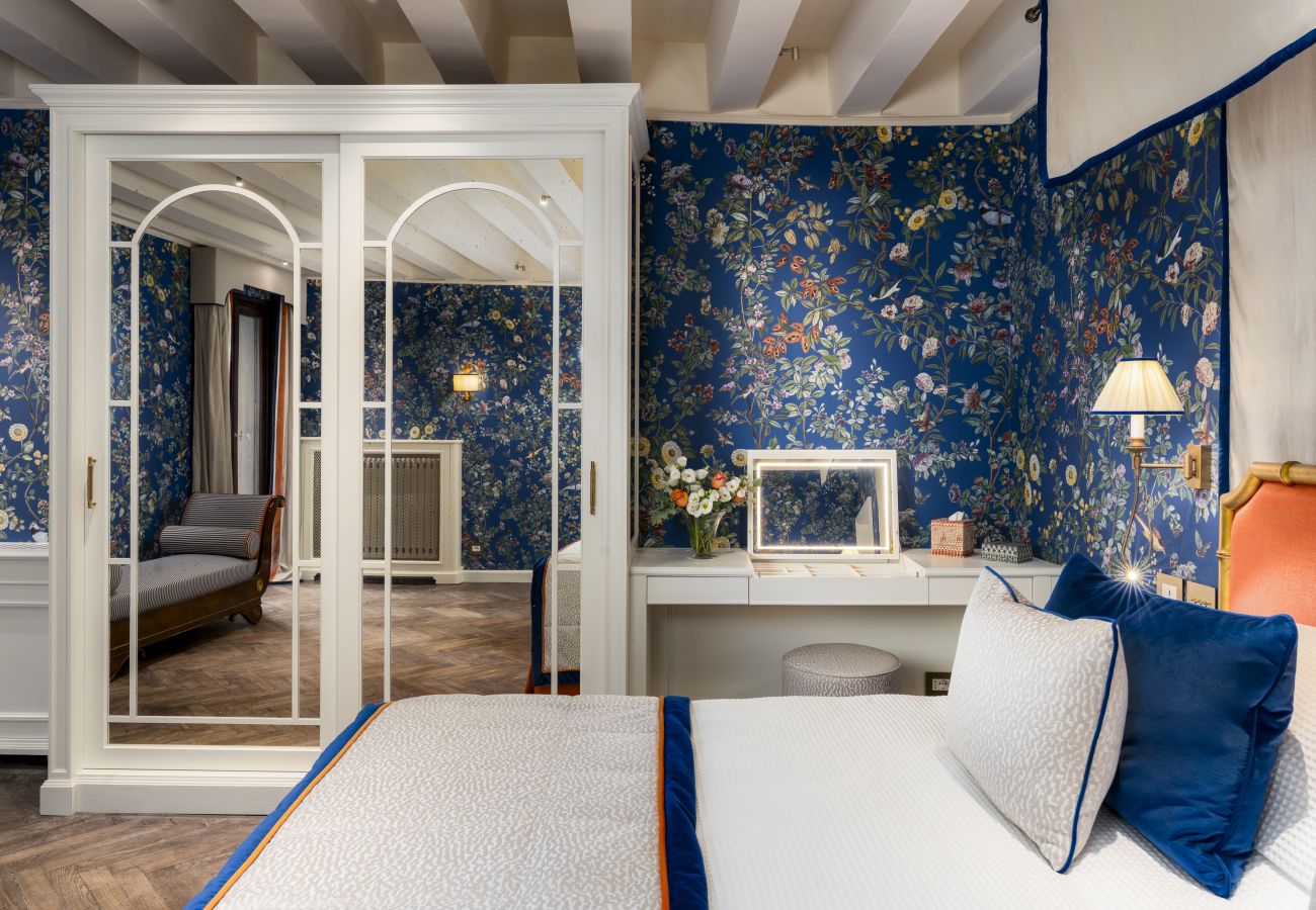 Apartment in Venice - Palazzo Loredan Grand Canal Apartment in Venice - Palazzo Loredan Grand Canal