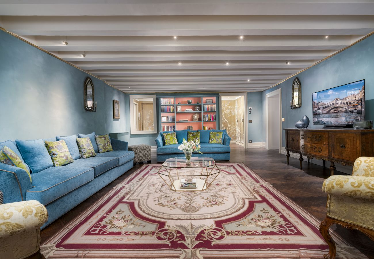 Apartment in Venice - Palazzo Loredan Grand Canal Apartment in Venice - Palazzo Loredan Grand Canal